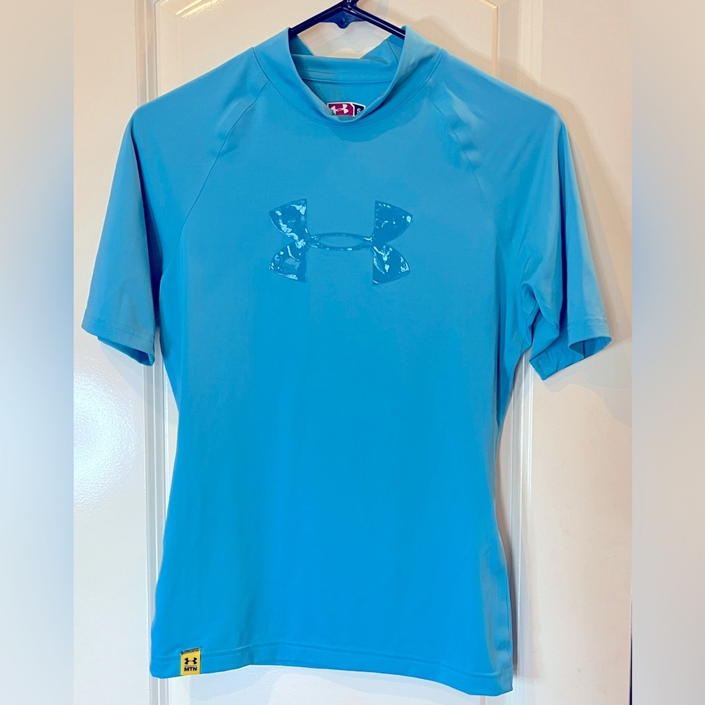 Blue Under Armour fitted rashguard Size Small